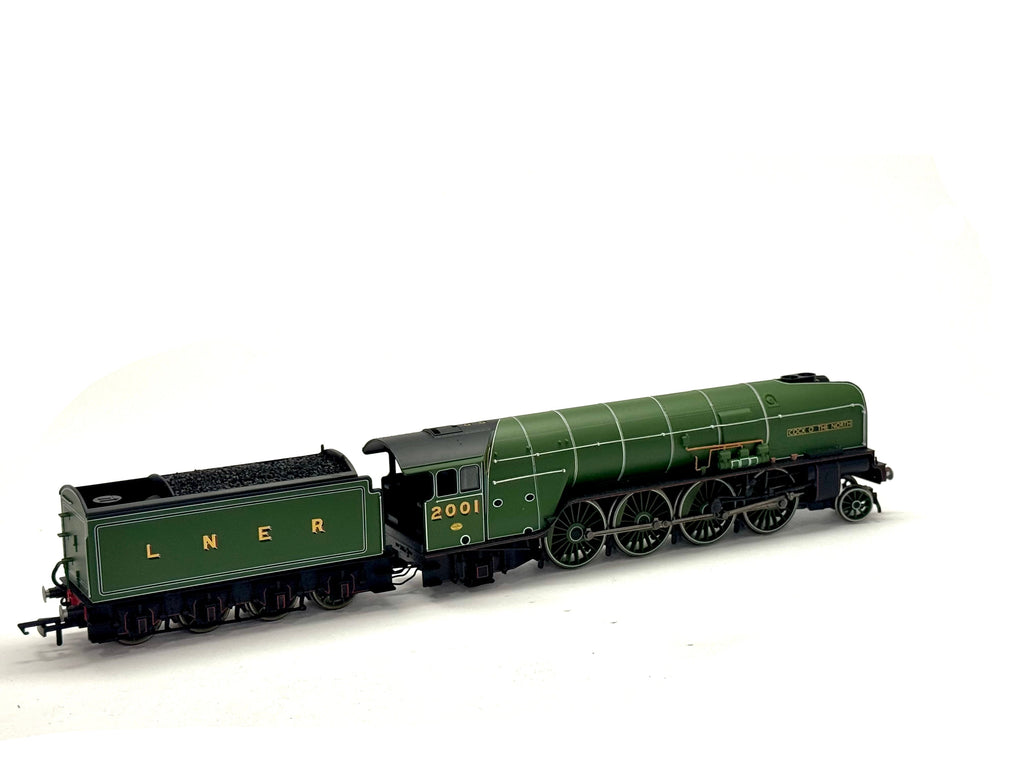 Hornby R3207 Class P2 2-8-2 2001 'Cock O' The North' in LNER Green