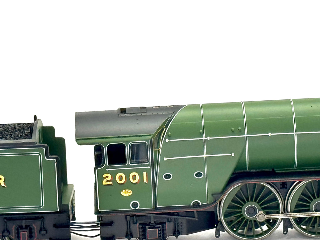 Hornby R3207 Class P2 2-8-2 2001 'Cock O' The North' in LNER Green