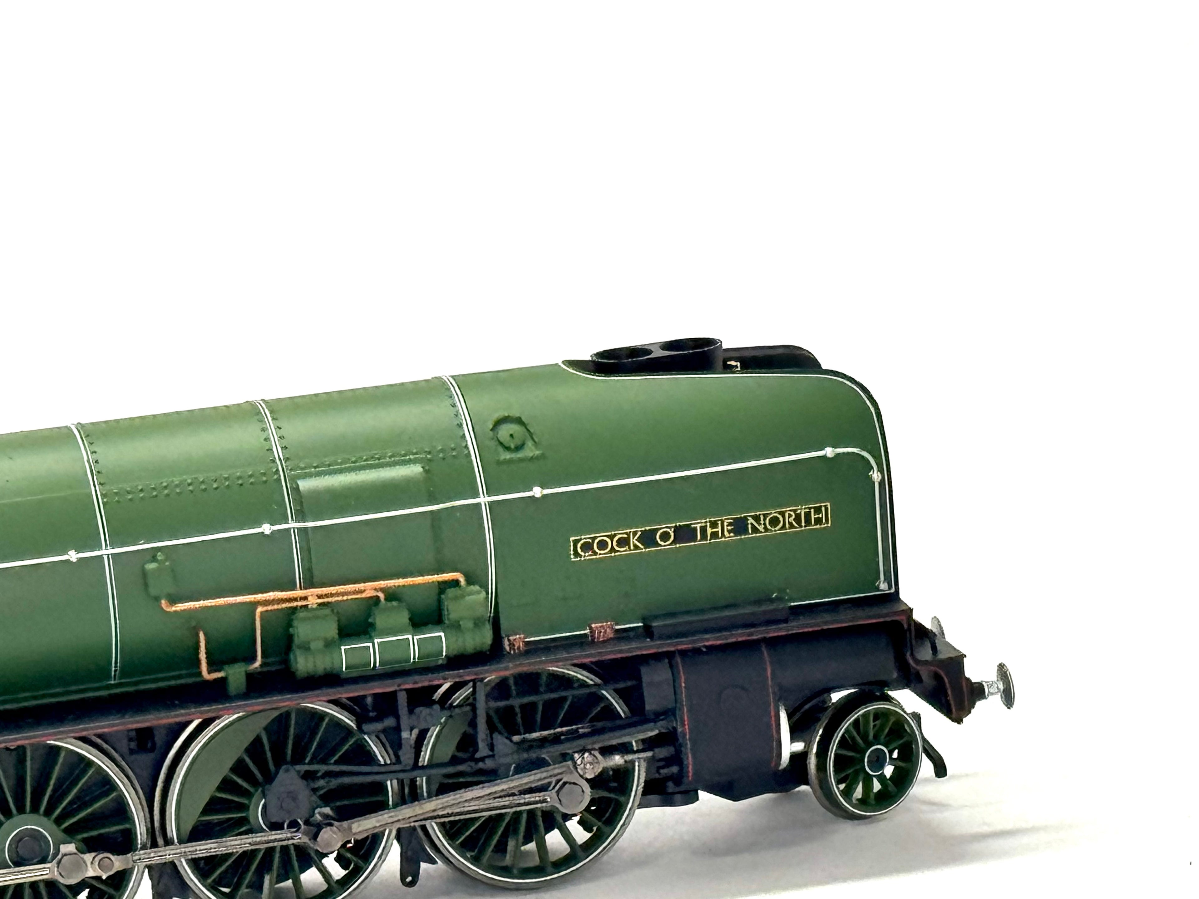 Hornby R3207 Class P2 2-8-2 2001 'Cock O' The North' in LNER Green