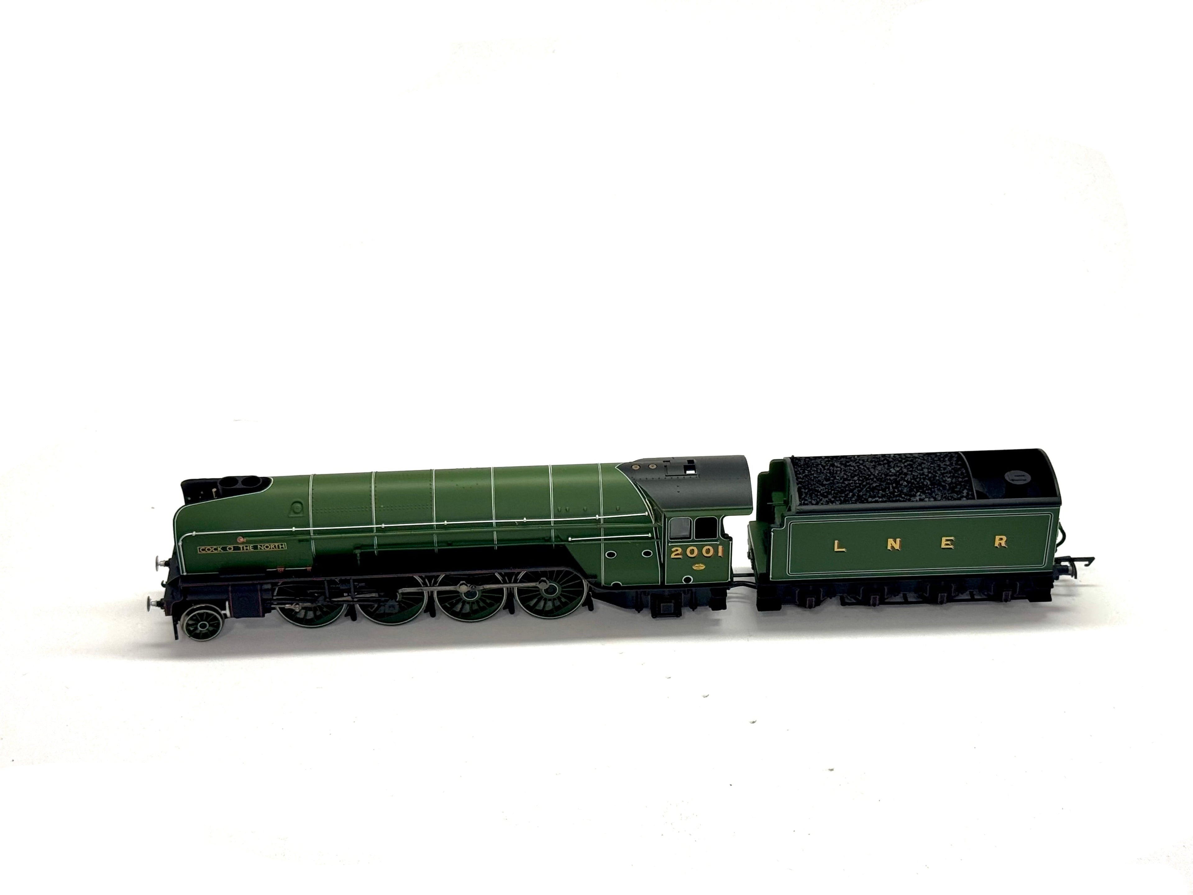 Hornby R3207 Class P2 2-8-2 2001 'Cock O' The North' in LNER Green