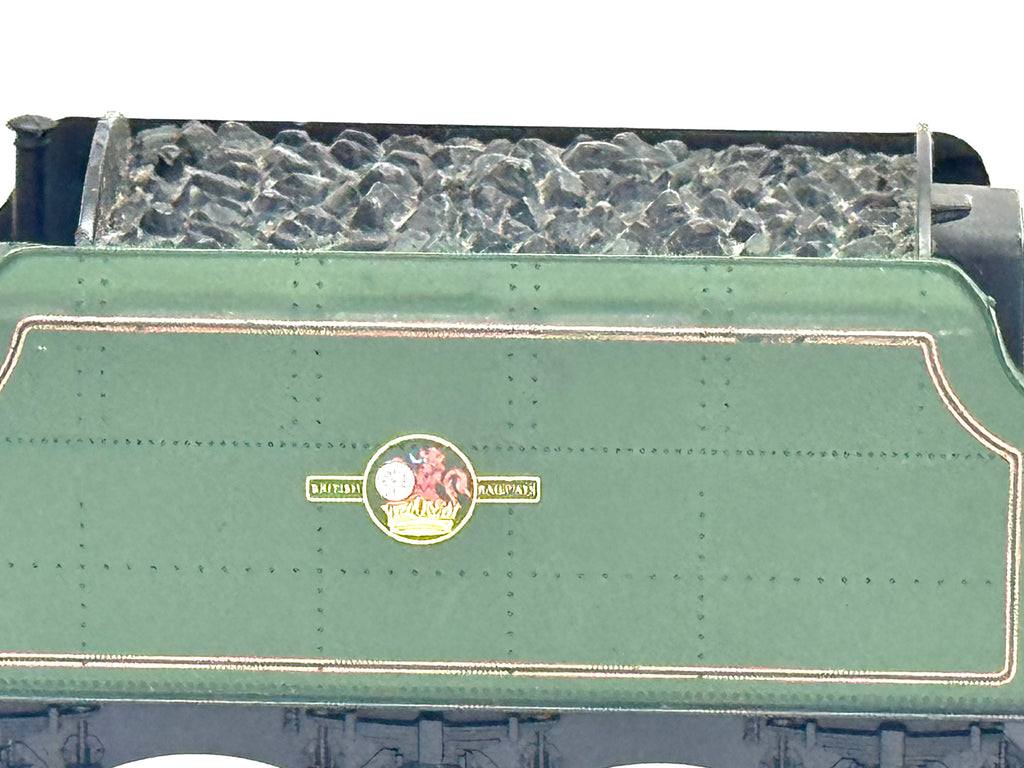 Bachmann Branchline 31-153 Class 5XP Jubilee 4-6-0 45596 'Bahamas' in BR green with late crest