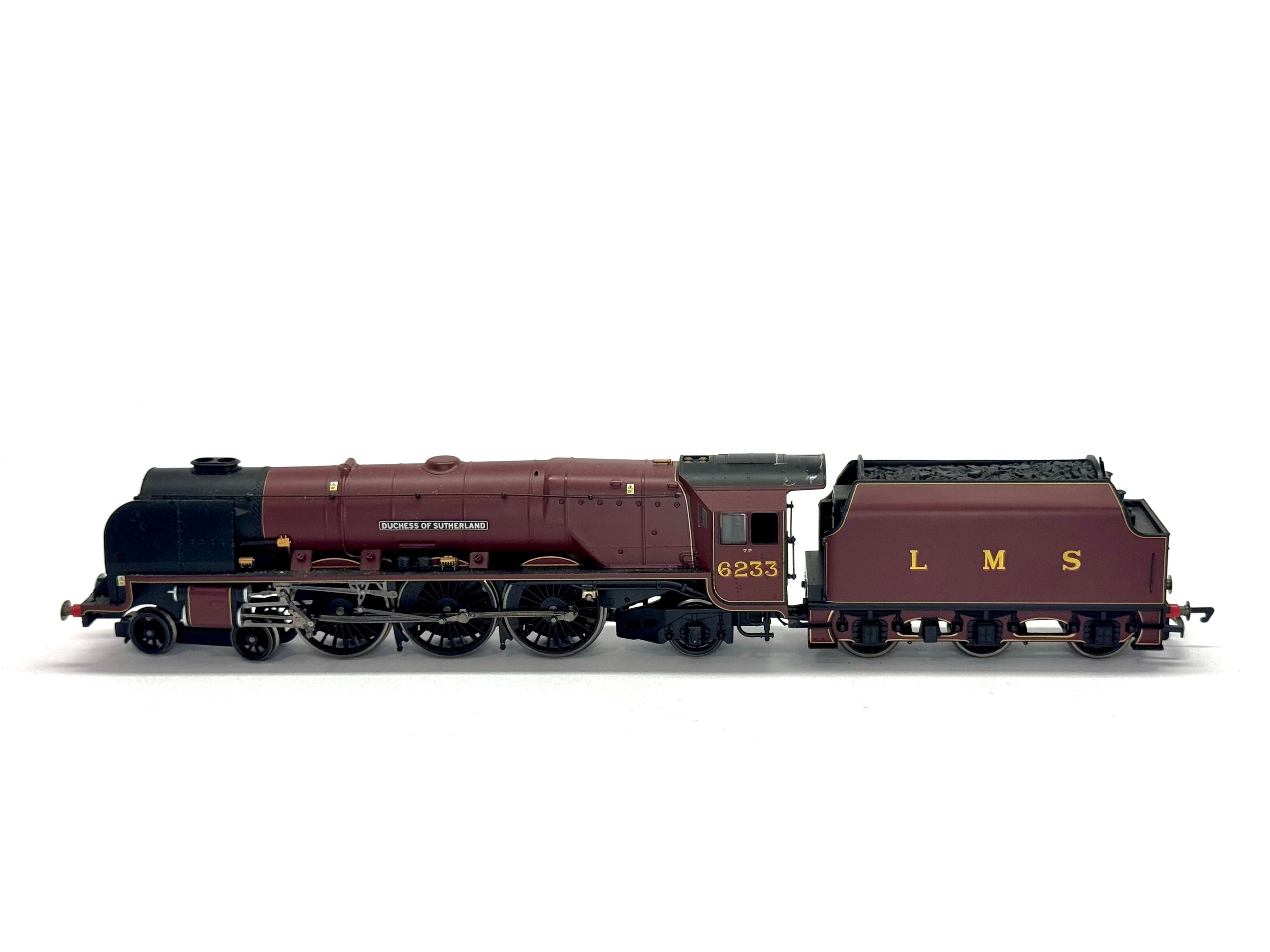 Hornby R066 Duchess Class 4-6-2 'Duchess of Sutherland' 6233 in LMS Maroon