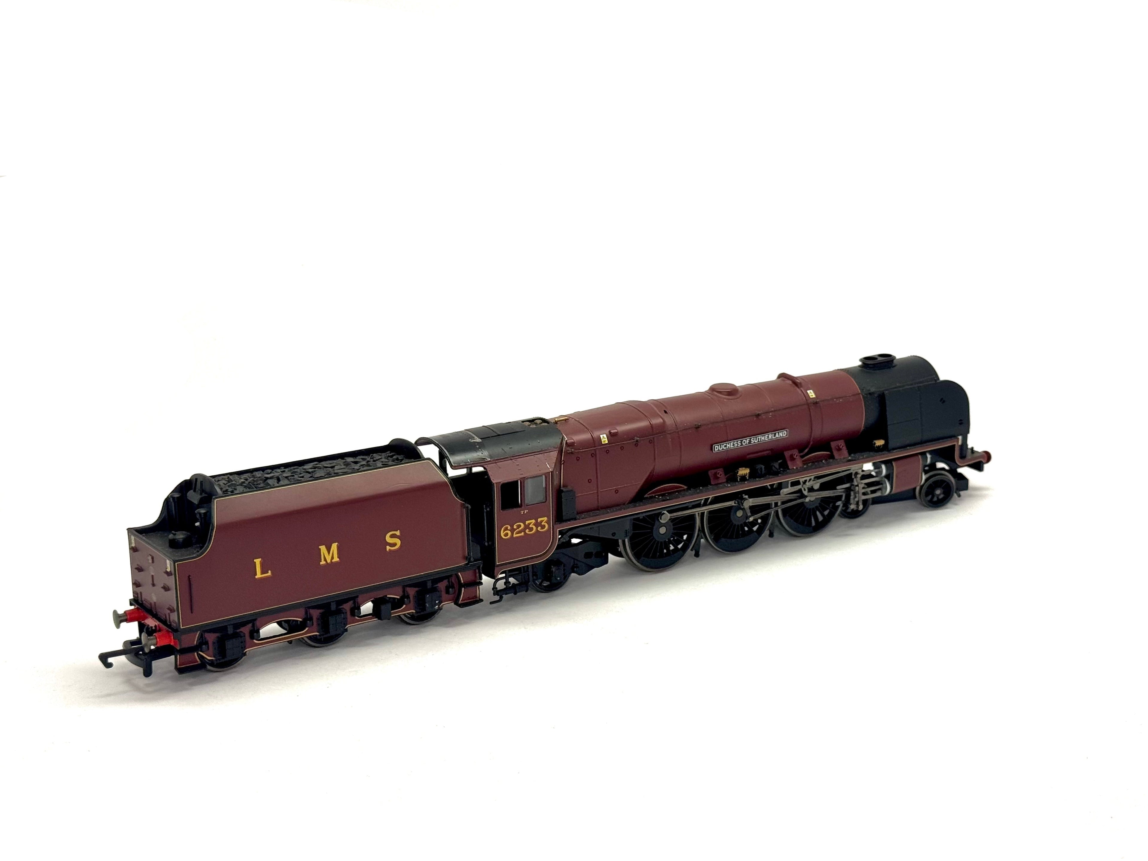 Hornby R066 Duchess Class 4-6-2 'Duchess of Sutherland' 6233 in LMS Maroon