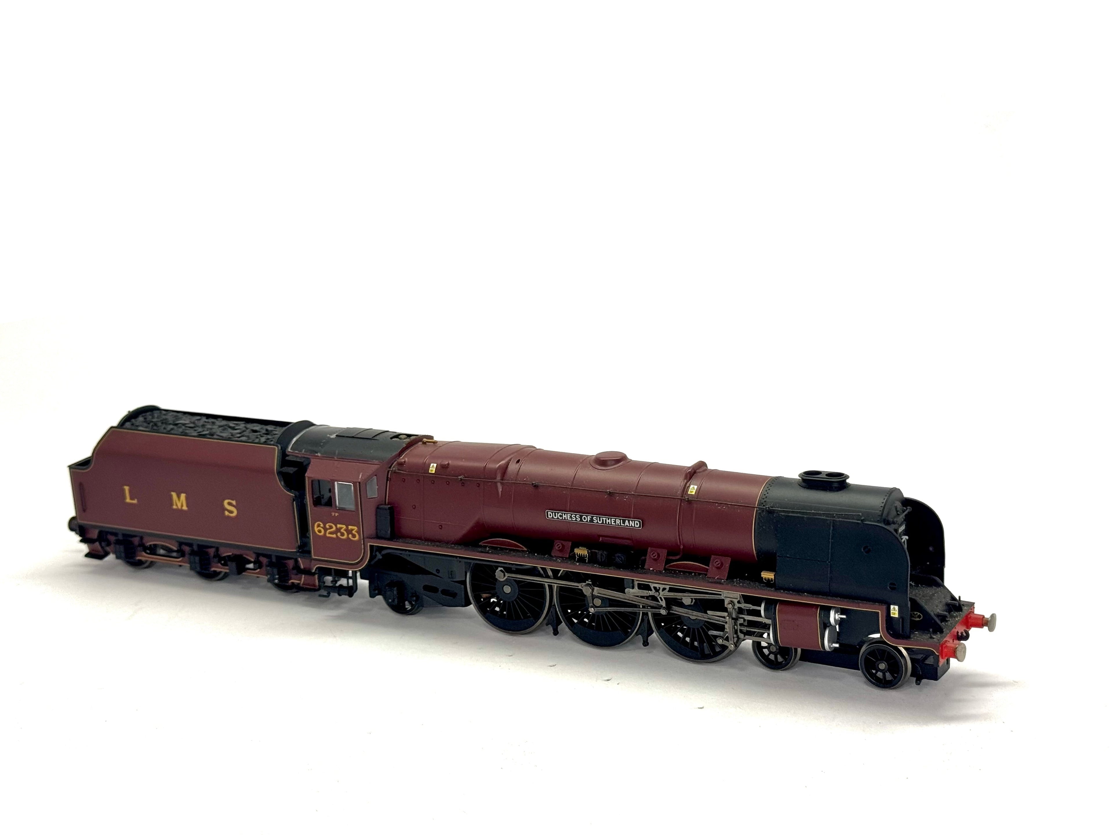 Hornby R066 Duchess Class 4-6-2 'Duchess of Sutherland' 6233 in LMS Maroon