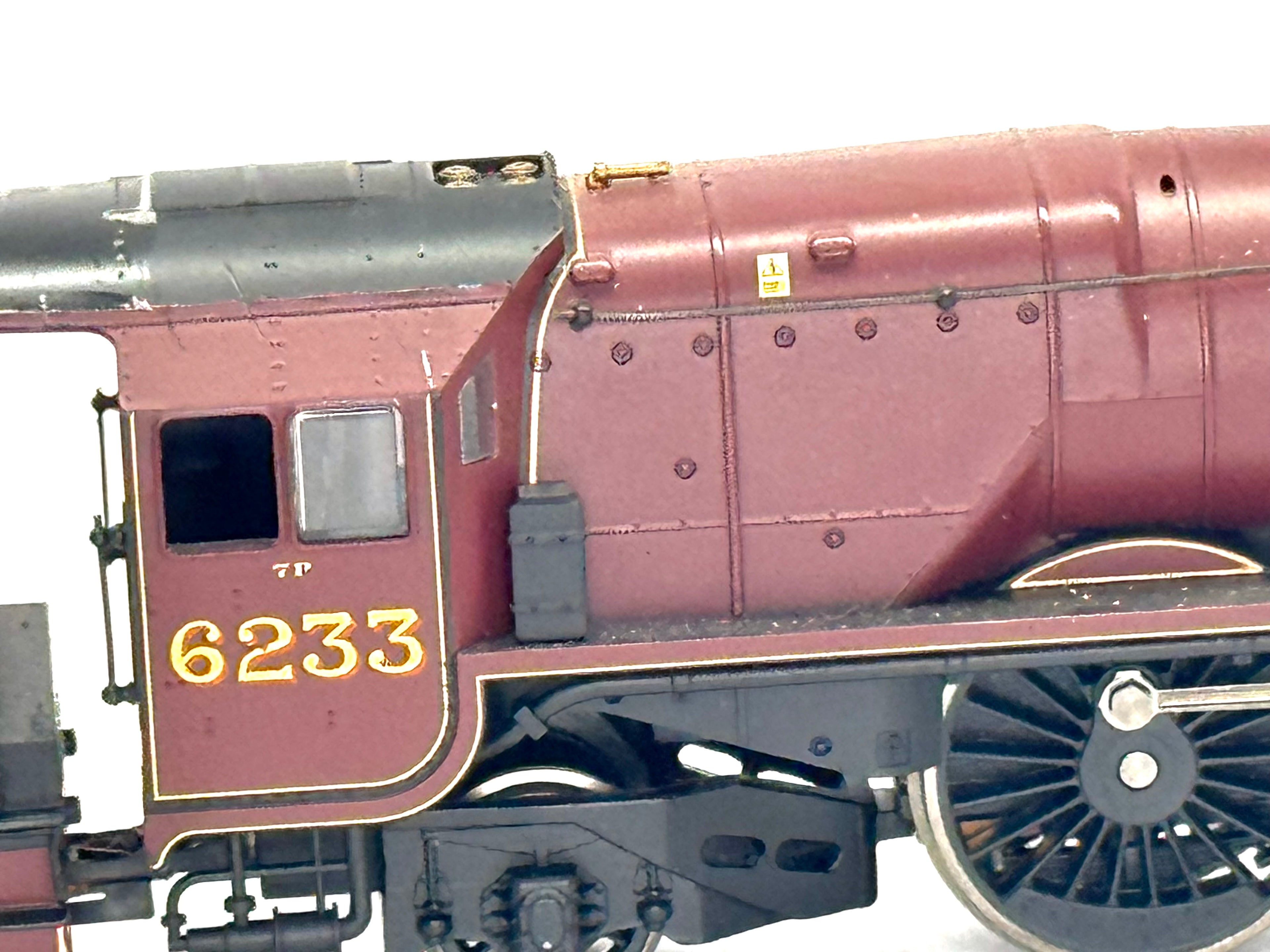 Hornby R066 Duchess Class 4-6-2 'Duchess of Sutherland' 6233 in LMS Maroon