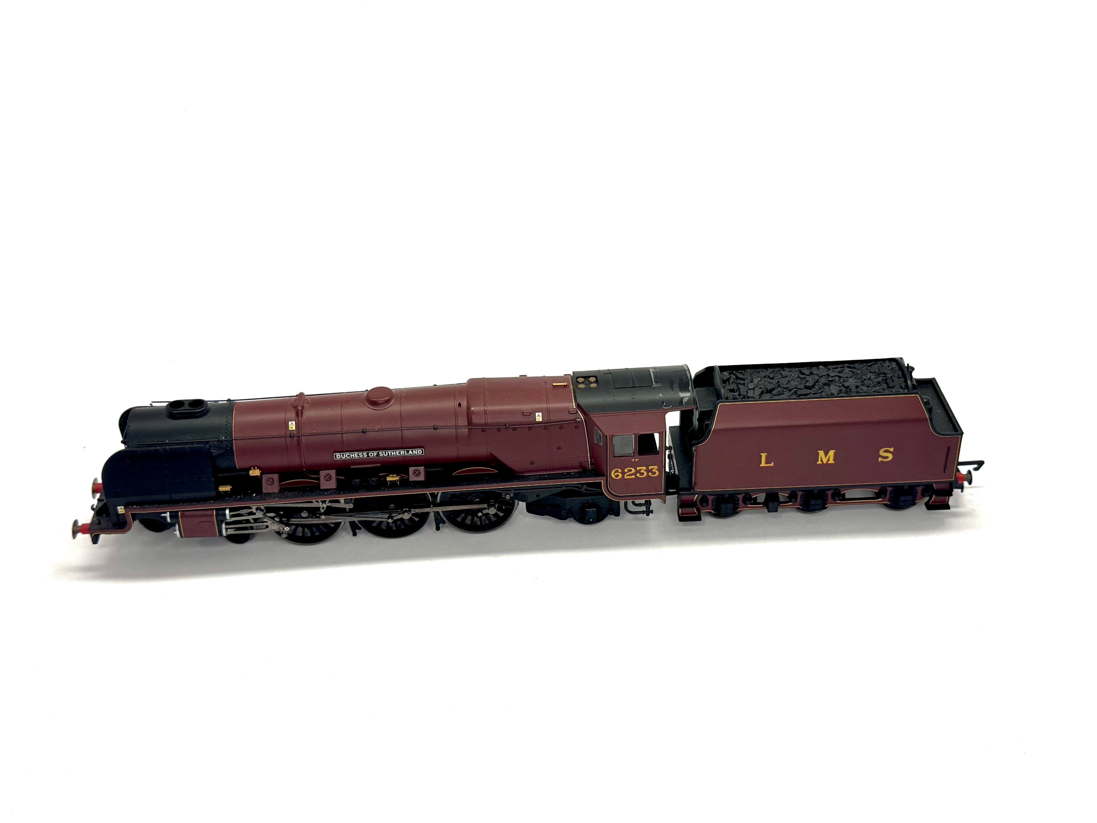 Hornby R066 Duchess Class 4-6-2 'Duchess of Sutherland' 6233 in LMS Maroon