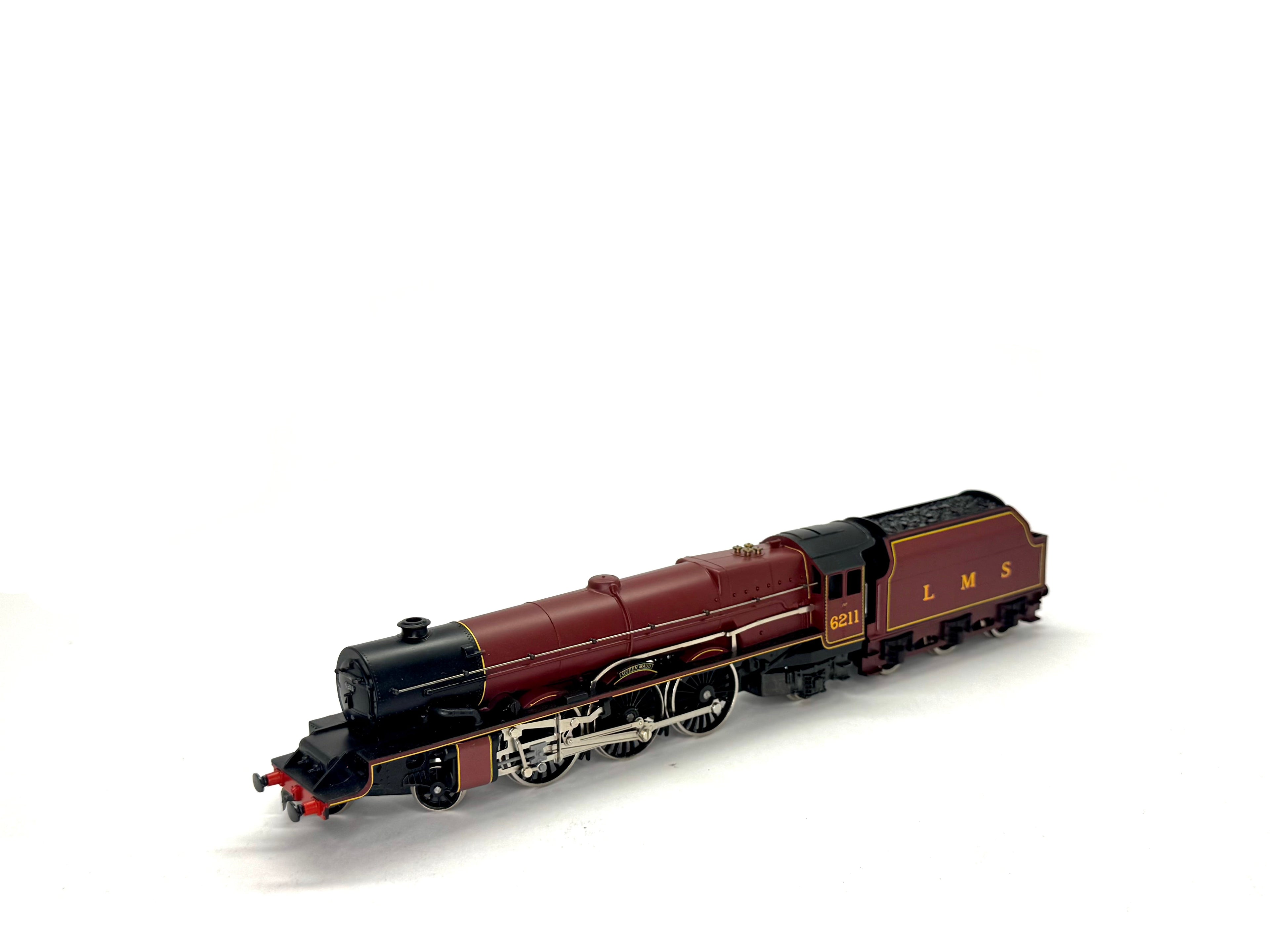 Hornby R2052 Princess Class 4-6-2 "Queen Maud" 6211 in LMS Maroon