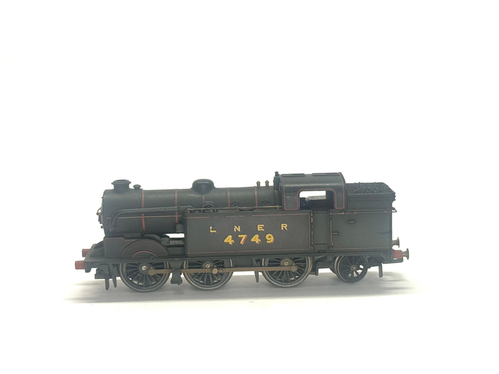 Hornby R2251 Class N2 0-6-2T 4749 in LNER Lined Black Weathered Edition
