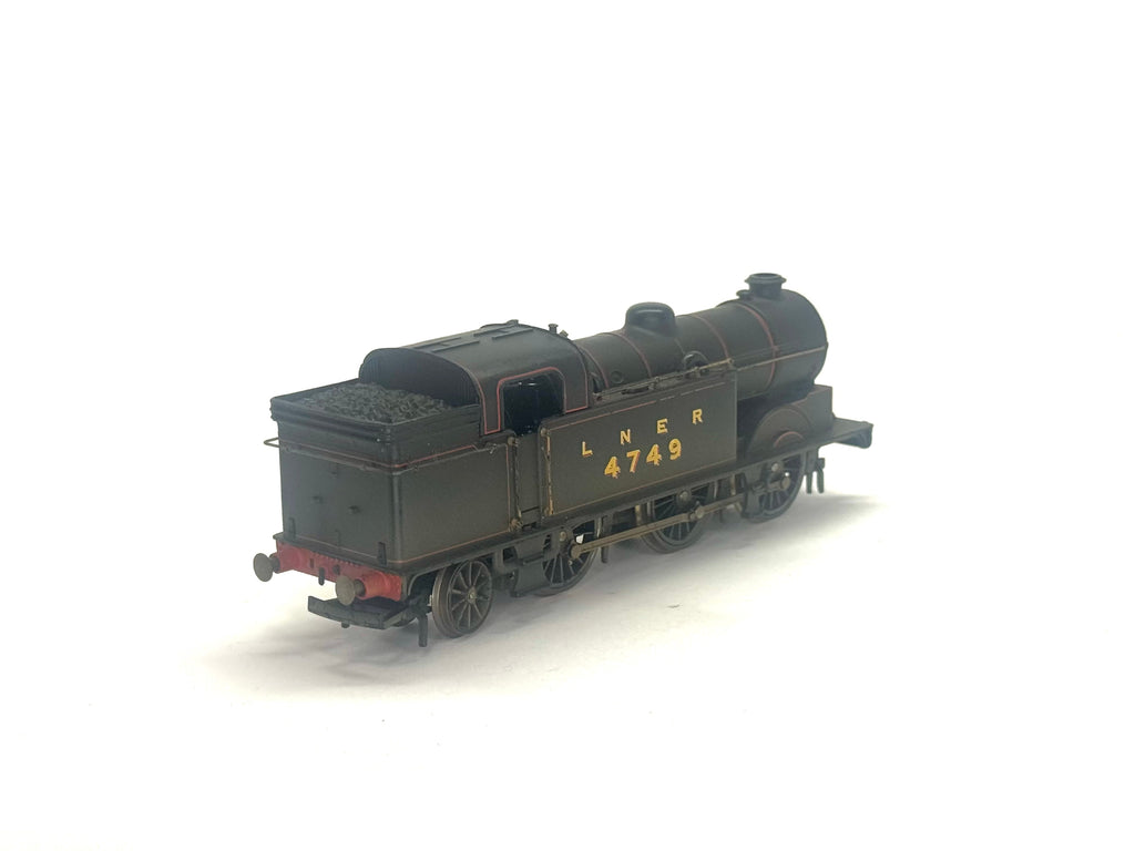 Hornby R2251 Class N2 0-6-2T 4749 in LNER Lined Black Weathered Edition