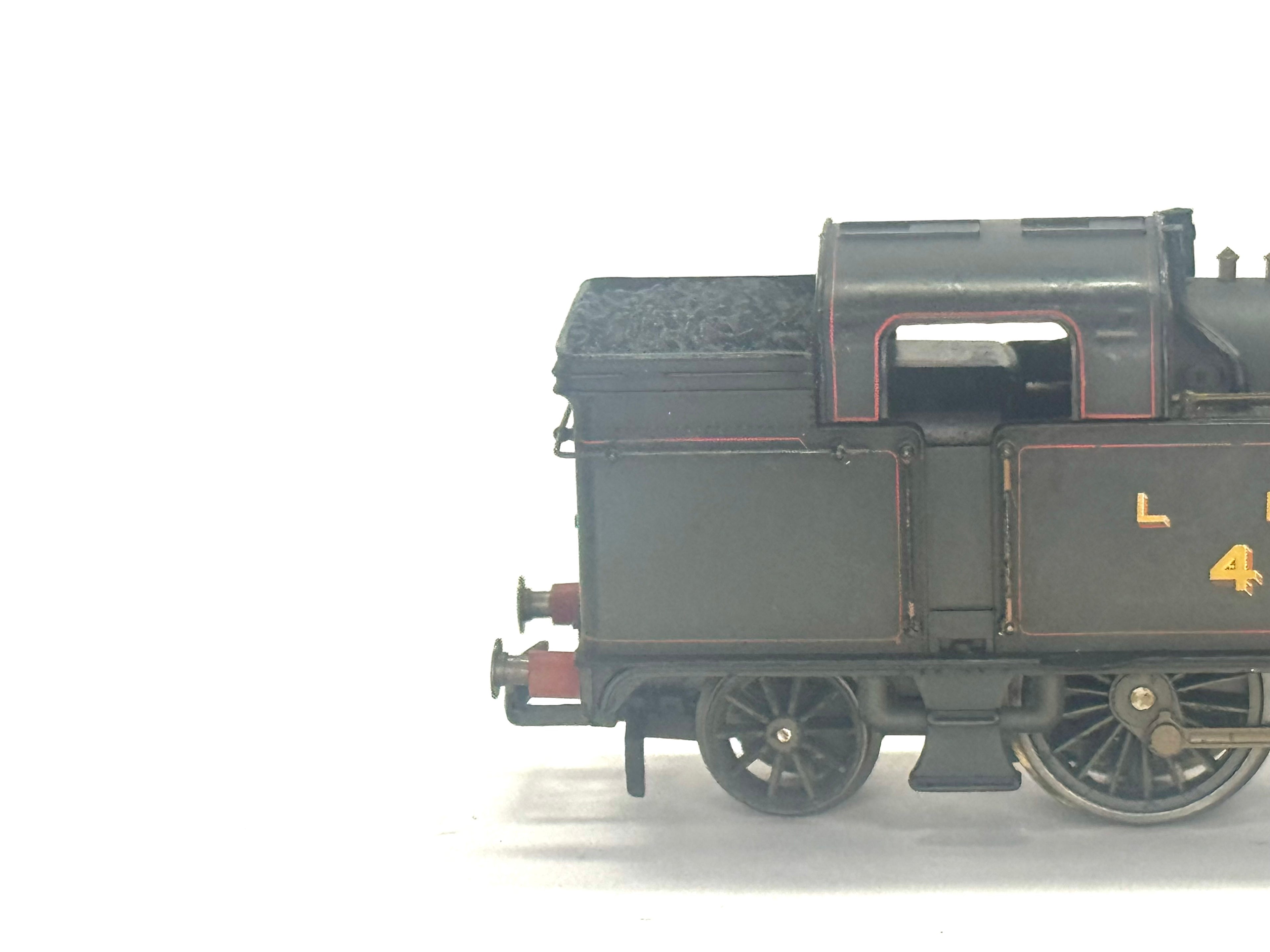 Hornby R2251 Class N2 0-6-2T 4749 in LNER Lined Black Weathered Edition