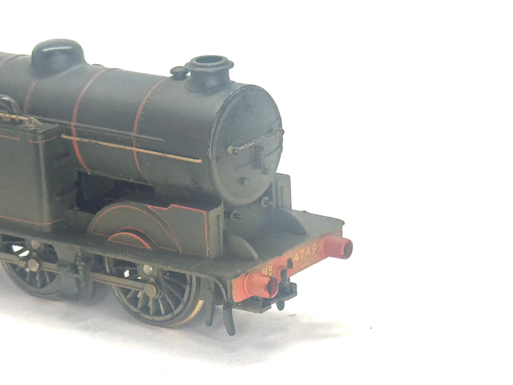 Hornby R2251 Class N2 0-6-2T 4749 in LNER Lined Black Weathered Edition