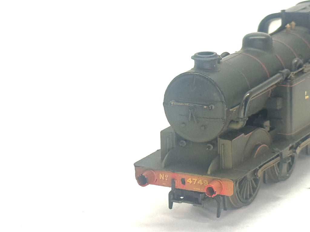 Hornby R2251 Class N2 0-6-2T 4749 in LNER Lined Black Weathered Edition