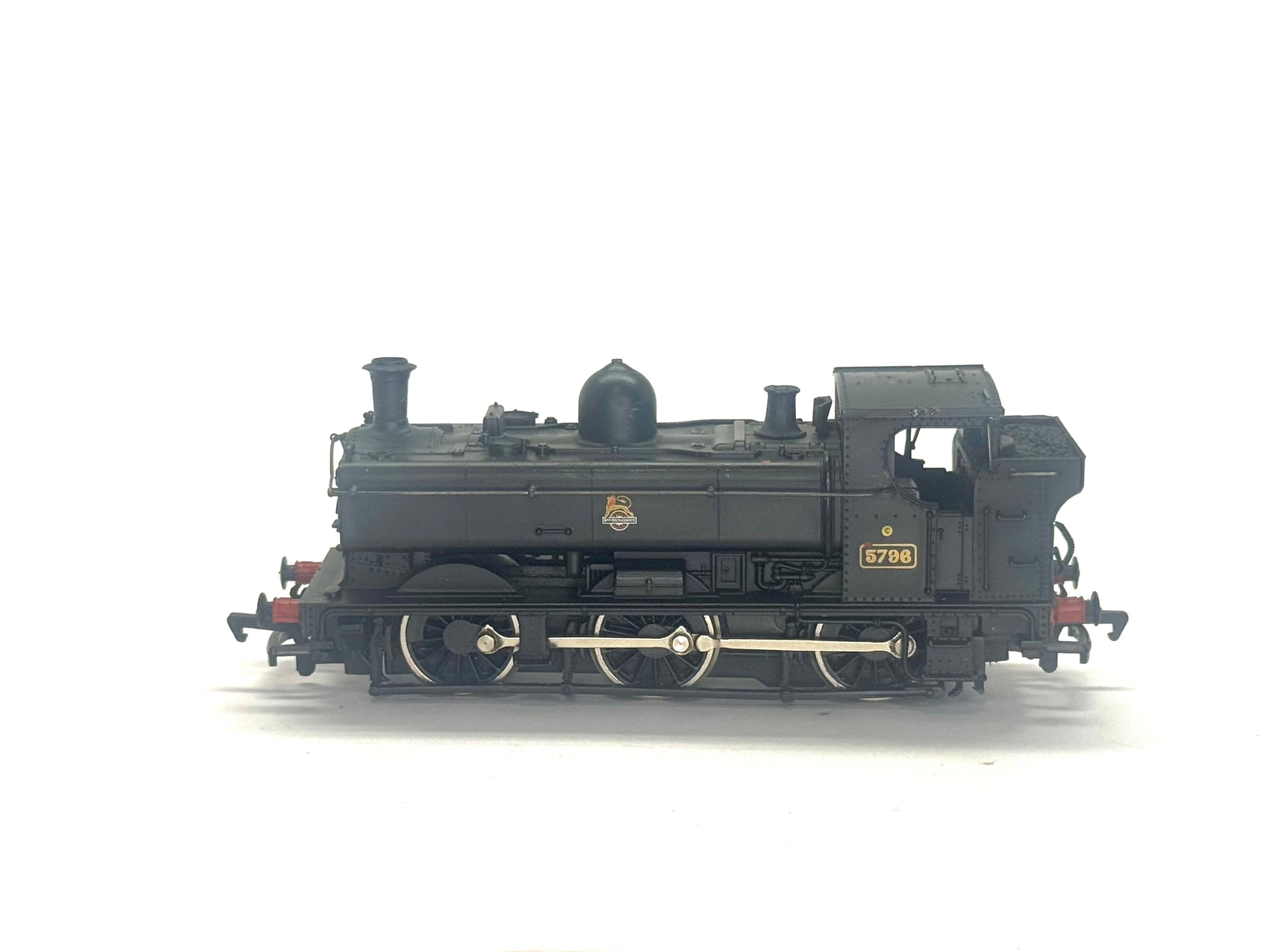 Bachmann Branchline 31-901 Class 57XX 0-6-0 pannier tank 5796 in BR black