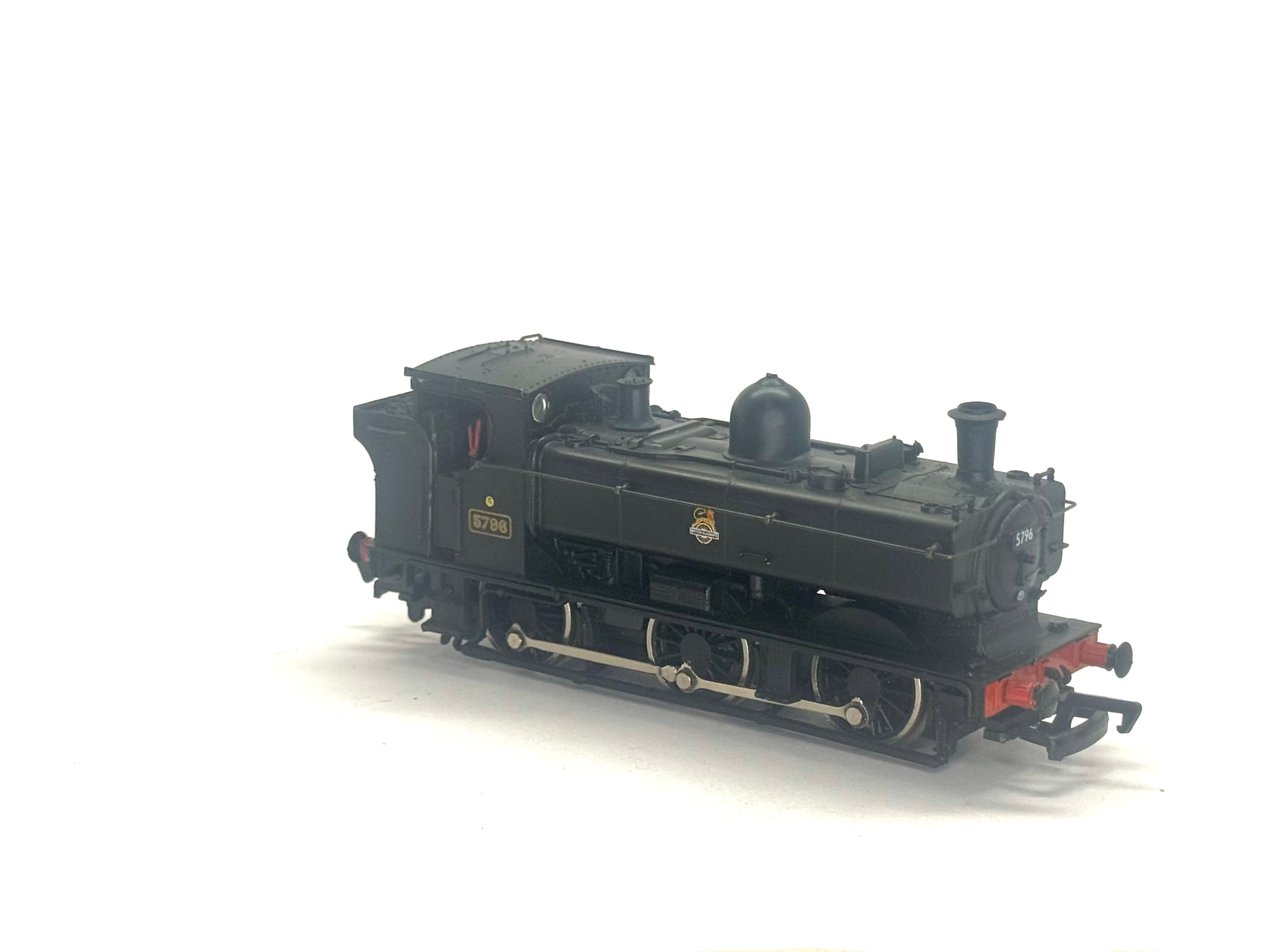 Bachmann Branchline 31-901 Class 57XX 0-6-0 pannier tank 5796 in BR black