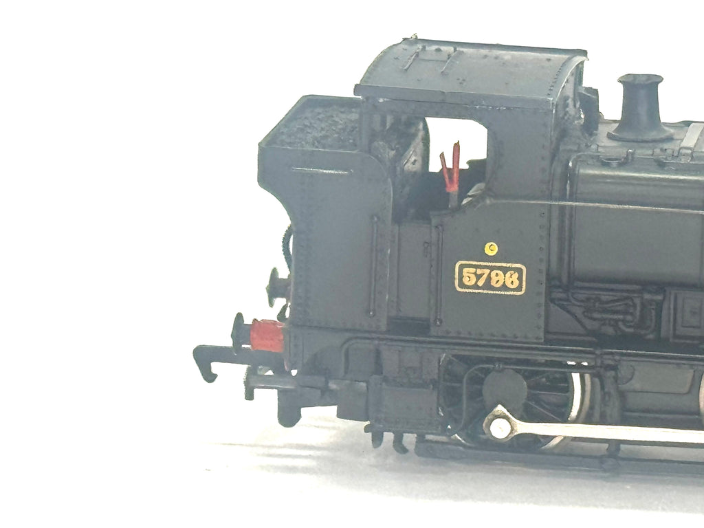 Bachmann Branchline 31-901 Class 57XX 0-6-0 pannier tank 5796 in BR black