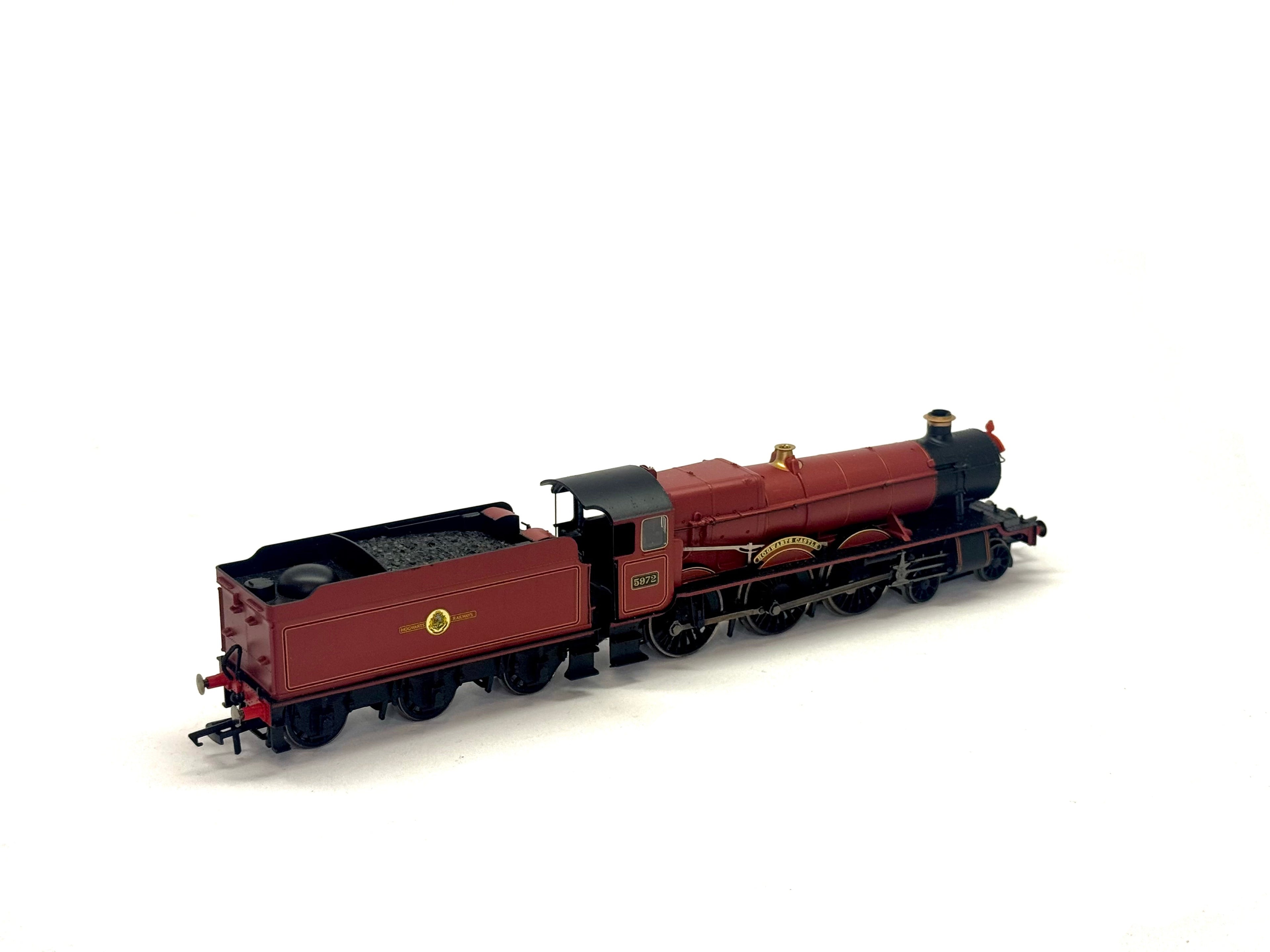 Hornby R2378 Castle Class 4-6-0 "Hogwarts Castle" 5972 in Red from Harry Potter and the Prisoner of Azkaban
