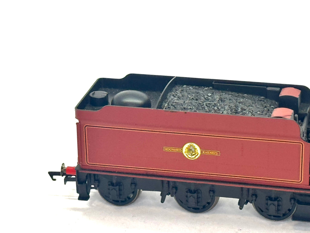 Hornby R2378 Castle Class 4-6-0 "Hogwarts Castle" 5972 in Red from Harry Potter and the Prisoner of Azkaban