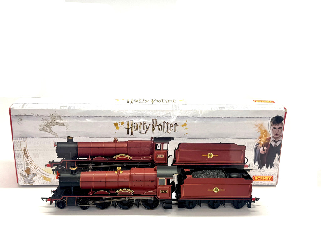 Hornby R2378 Castle Class 4-6-0 "Hogwarts Castle" 5972 in Red from Harry Potter and the Prisoner of Azkaban