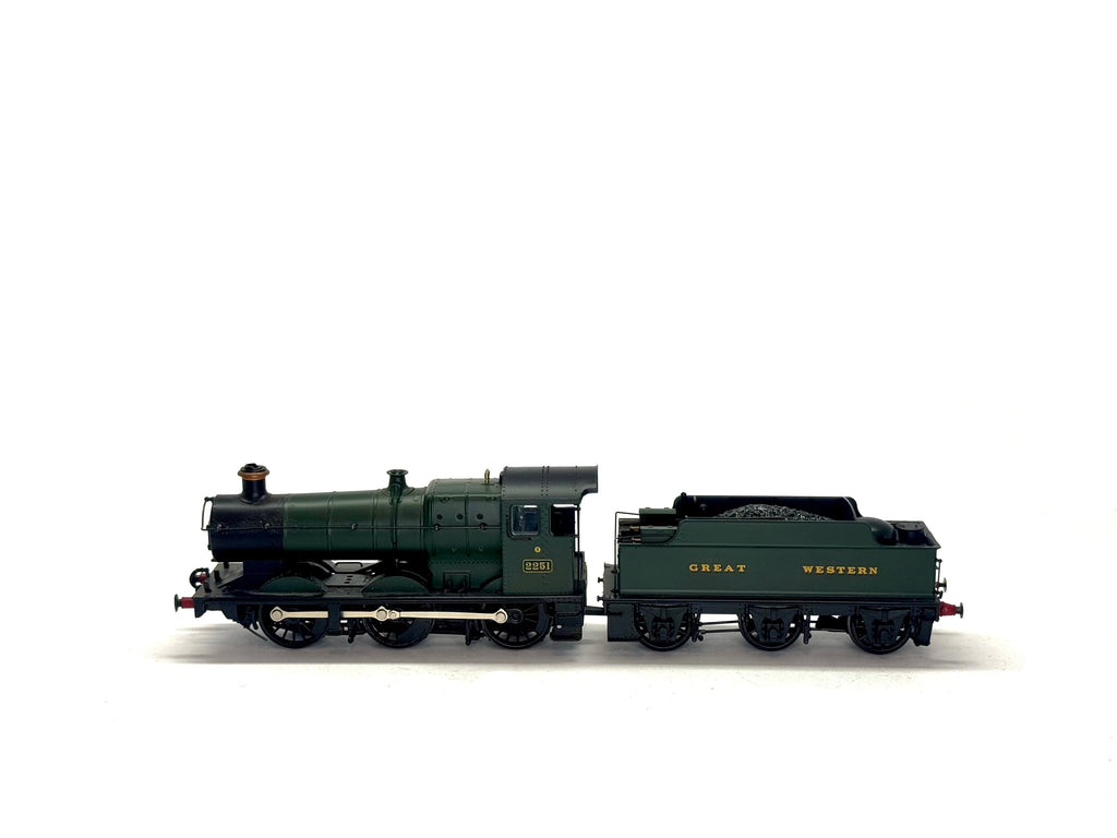 Bachmann Branchline 32-304A Class 2251 0-6-0 Collett Goods 2251 in GWR green with Churchward tender