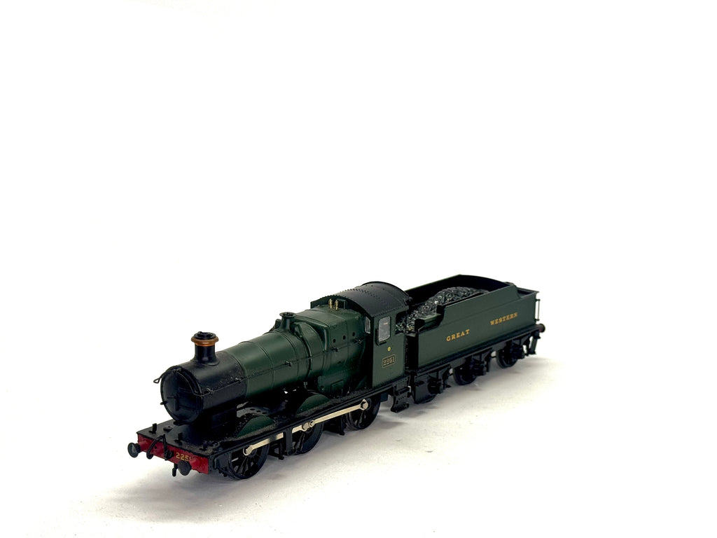 Bachmann Branchline 32-304A Class 2251 0-6-0 Collett Goods 2251 in GWR green with Churchward tender