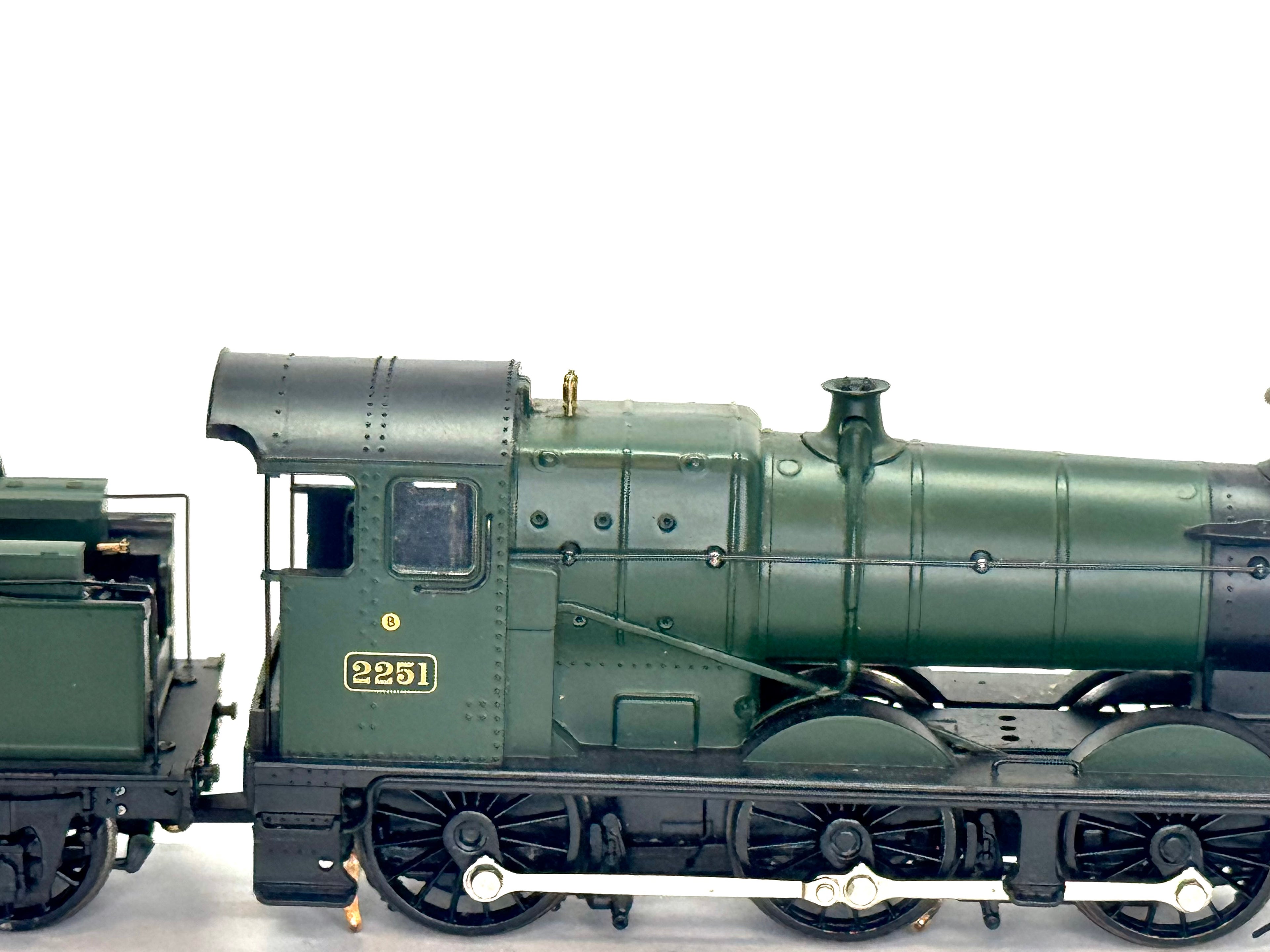 Bachmann Branchline 32-304A Class 2251 0-6-0 Collett Goods 2251 in GWR green with Churchward tender