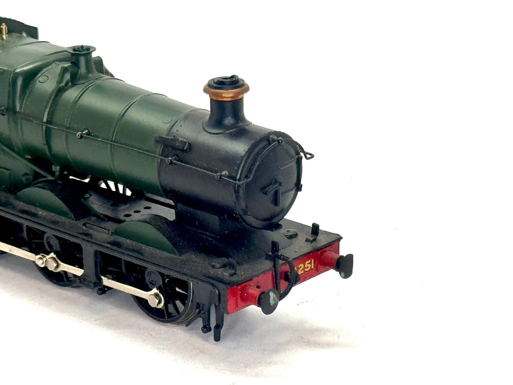 Bachmann Branchline 32-304A Class 2251 0-6-0 Collett Goods 2251 in GWR green with Churchward tender