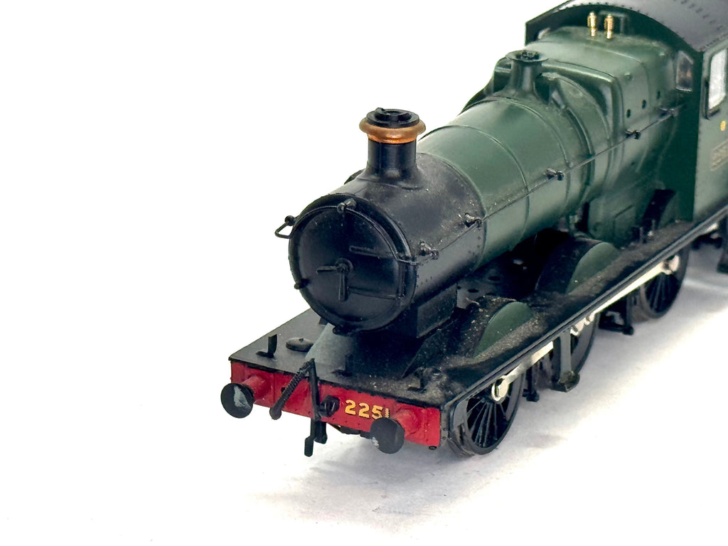 Bachmann Branchline 32-304A Class 2251 0-6-0 Collett Goods 2251 in GWR green with Churchward tender
