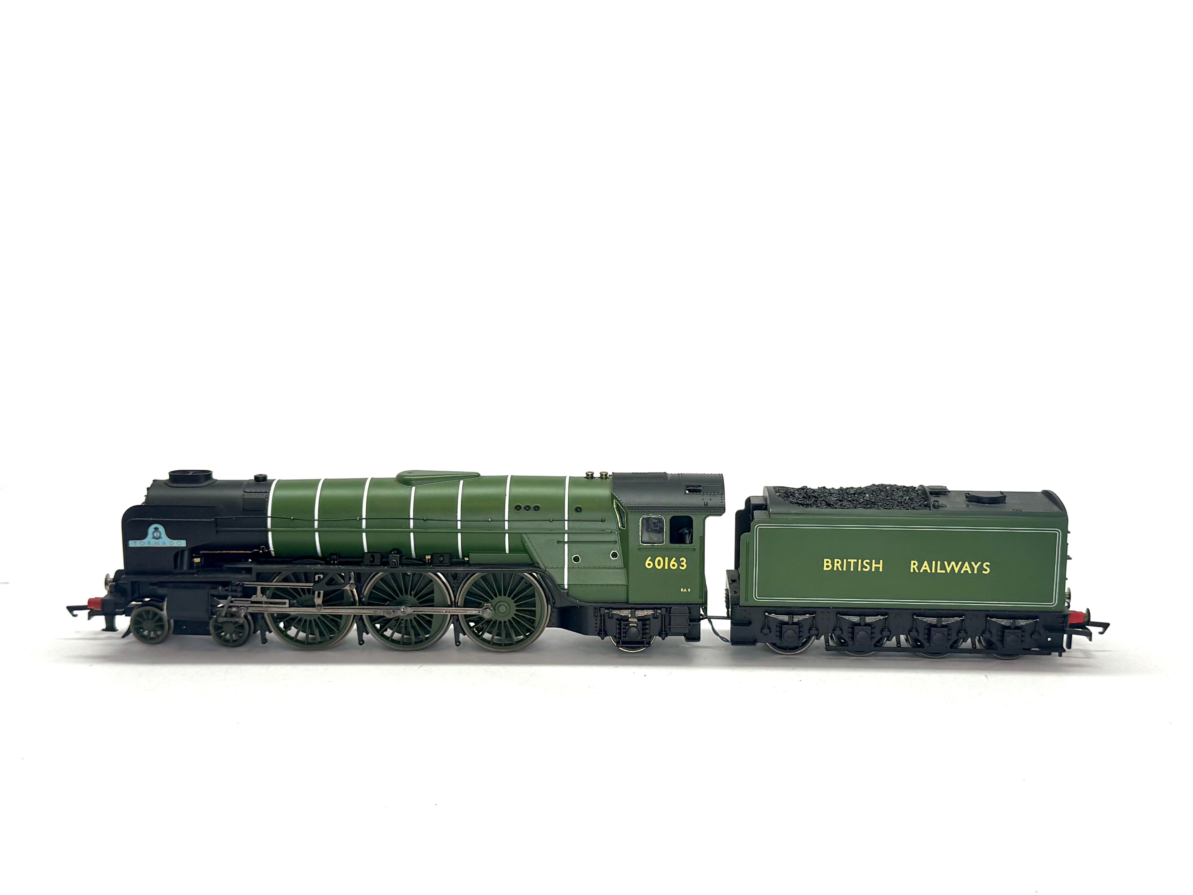 Hornby R3060 Class A1 4-6-2 60163 "Tornado" in BR apple green