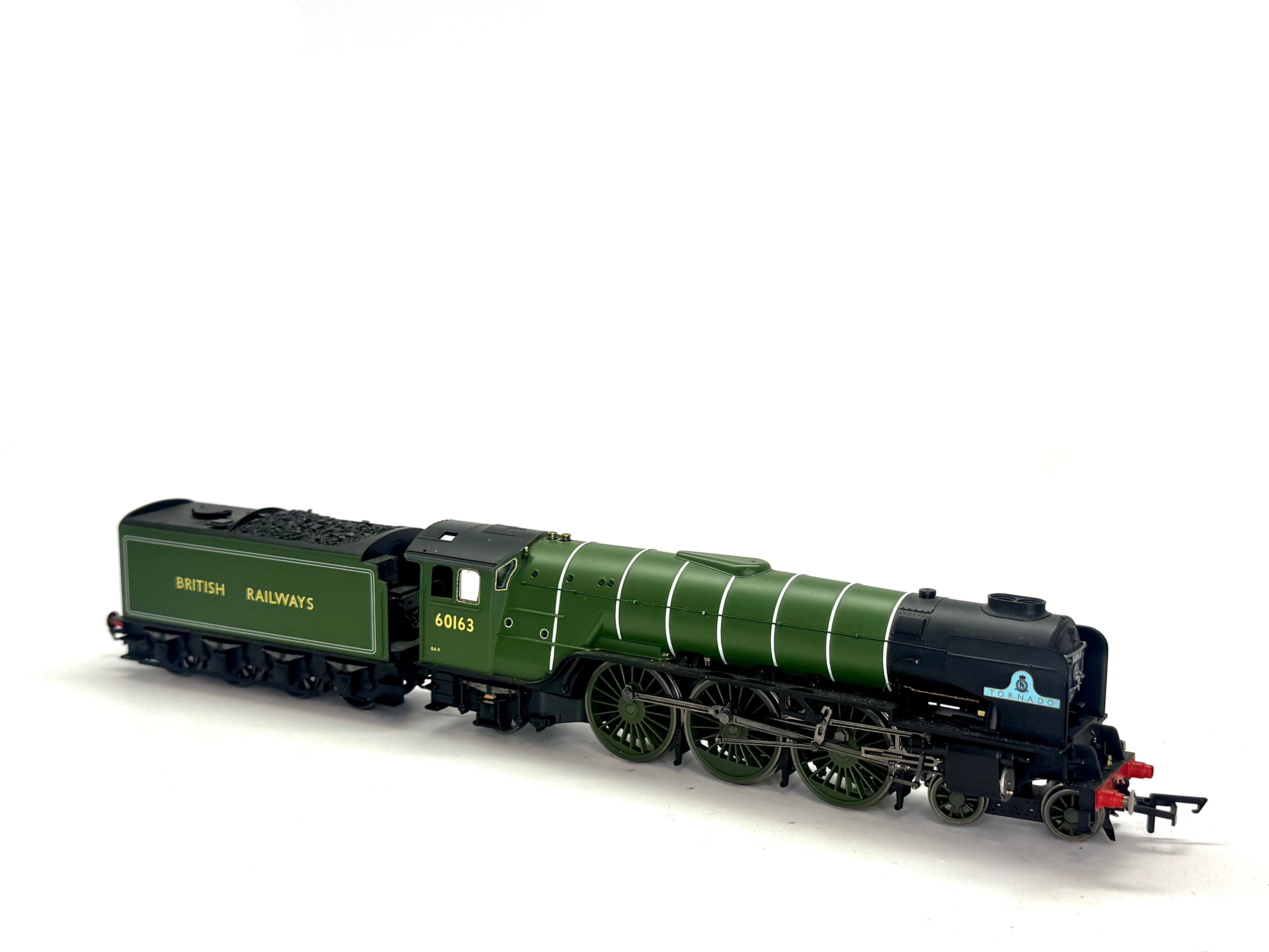 Hornby R3060 Class A1 4-6-2 60163 "Tornado" in BR apple green