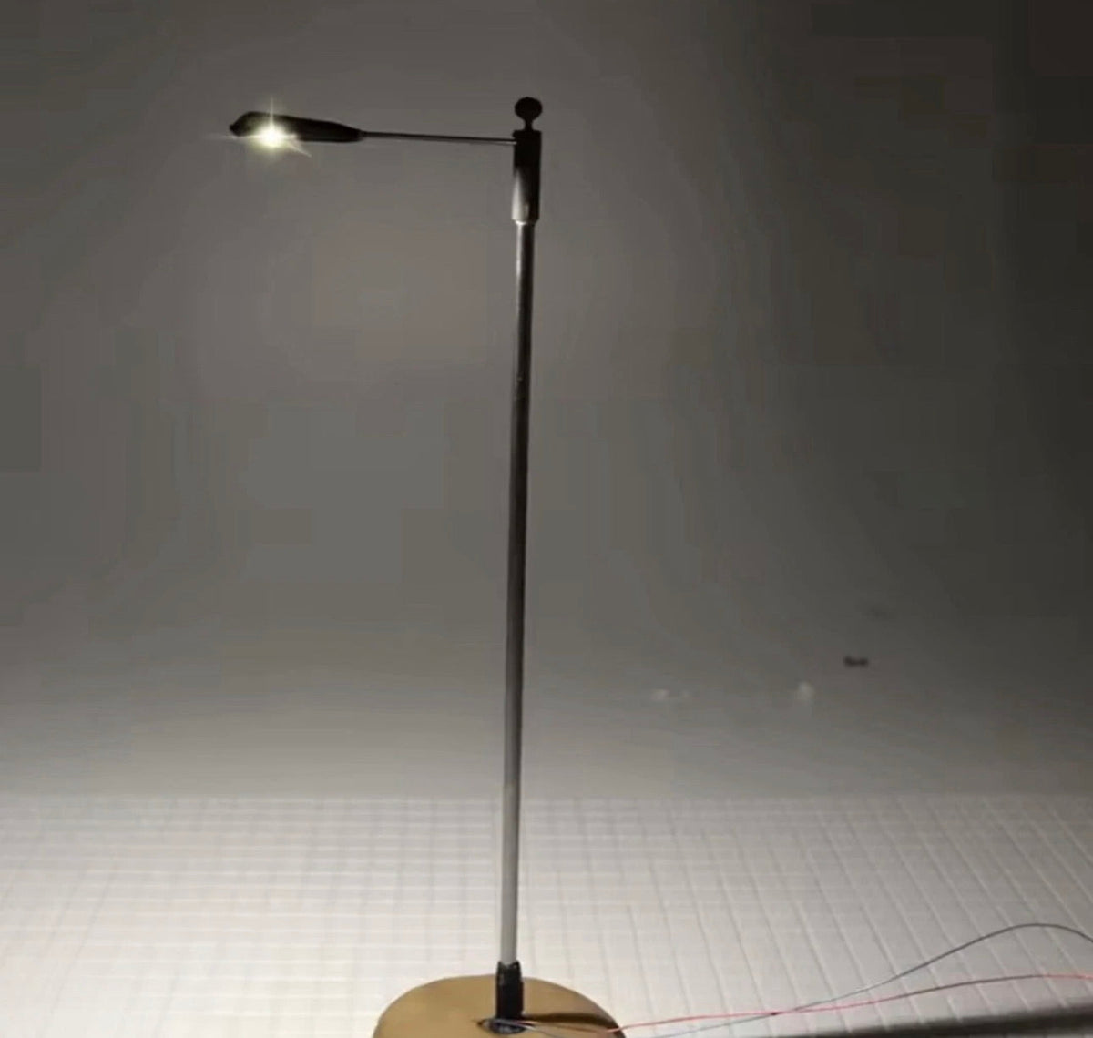 RJB Models TT Gauge Modern Lamp Posts 2 Pack 3V LED Lighting